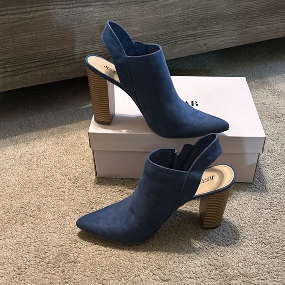 Blue Suede Heels 8.5 💙 - Picture 6 of 9
